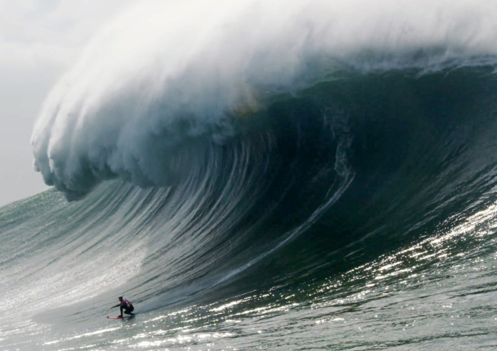justine dupont big wave surfing nazare